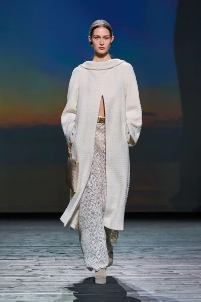Look 60
